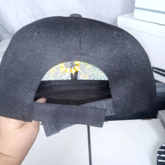 *New embroidery cap one size ( box JK ) - Picture 3 of 4